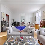 Residor - Spacious And Bright Apartment !