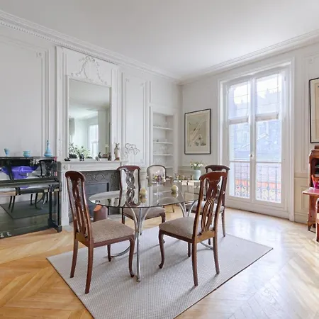 Residor - Spacious And Bright ! Apartment *